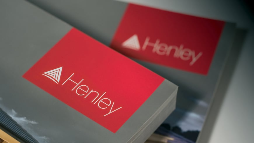 Henley-brand